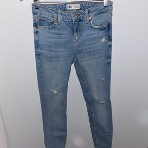 zara distressed light wash skinny jeans